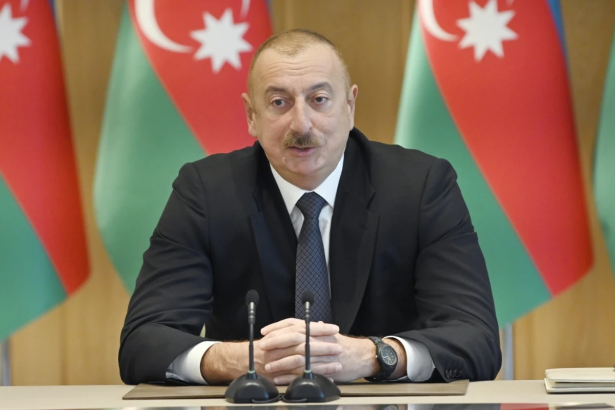 Prezident bu əməkdaşlara “Əməkdar müəllim” fəxri adı verdi - SİYAHI