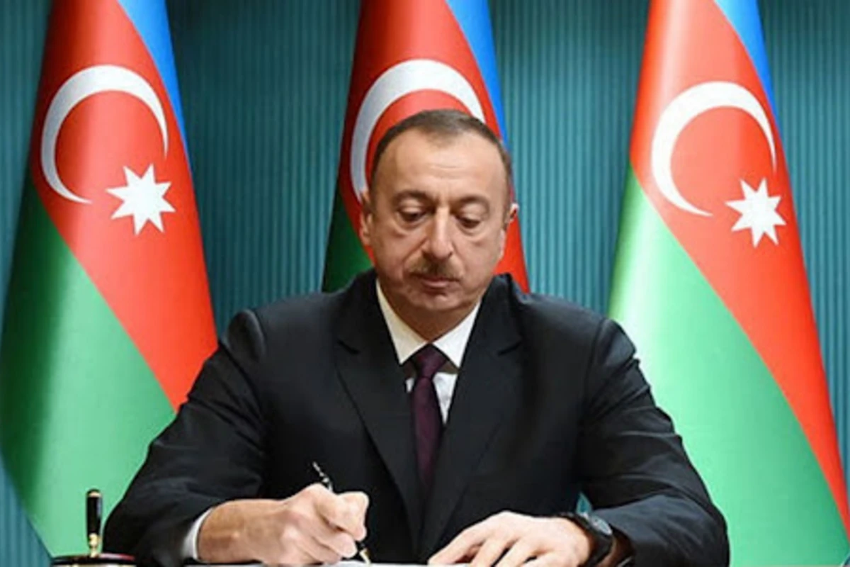 İlham Əliyev memarlığın inkişafında xidmətləri olan şəxsləri təltif edib - SİYAHI