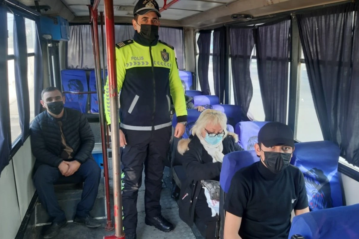 Avtobus və taksilərdə tibbi maskadan istifadə edənlərlə bağlı RƏSMİ AÇIQLAMA - FOTO