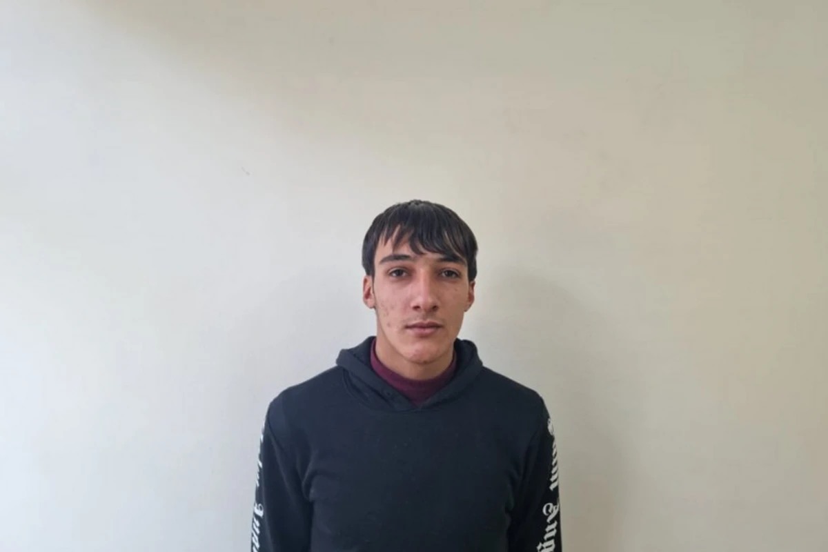 Avtoxuliqanlıq edən sürücü həbs olunub - FOTO Avtoxuliqanlıq edən sürücü həbs olunub - FOTO