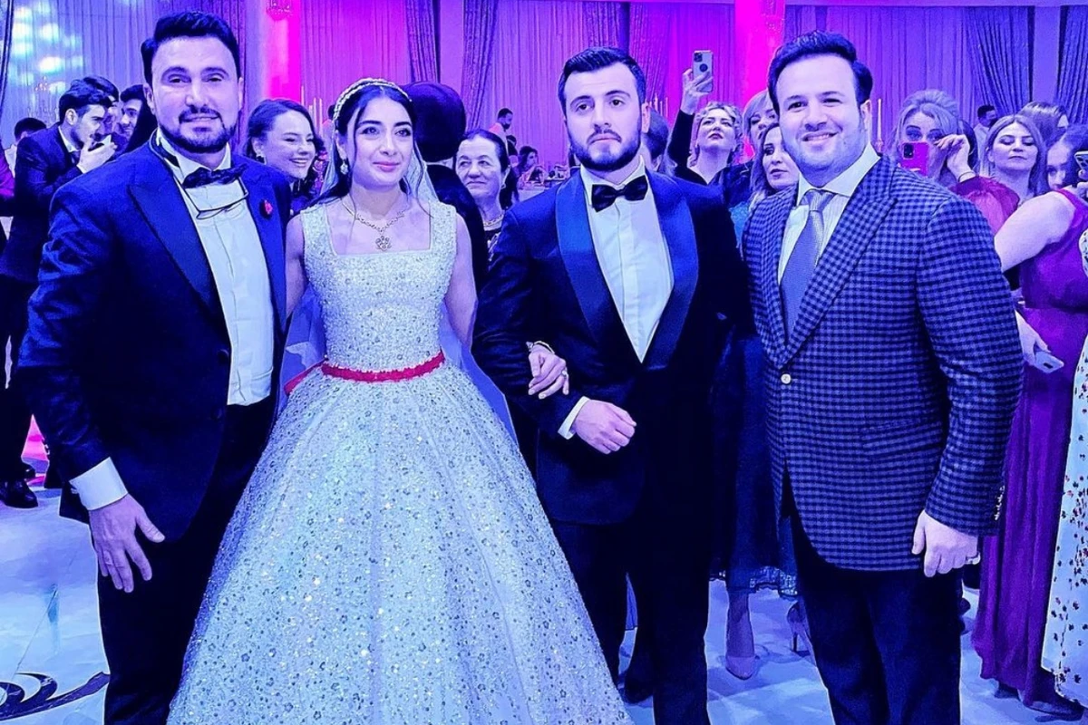 Nadir Qafarzadənin oğlunun təmtəraqlı toyundan GÖRÜNTÜLƏR - FOTO/VİDEO Nadir Qafarzadənin oğlunun təmtəraqlı toyundan GÖRÜNTÜLƏR - FOTO/VİDEO