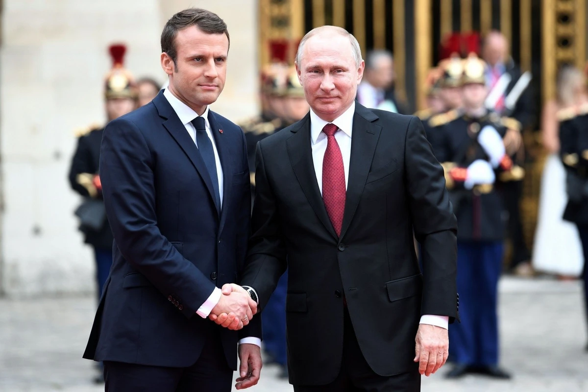 Путин и Макрон обсудили Карабах