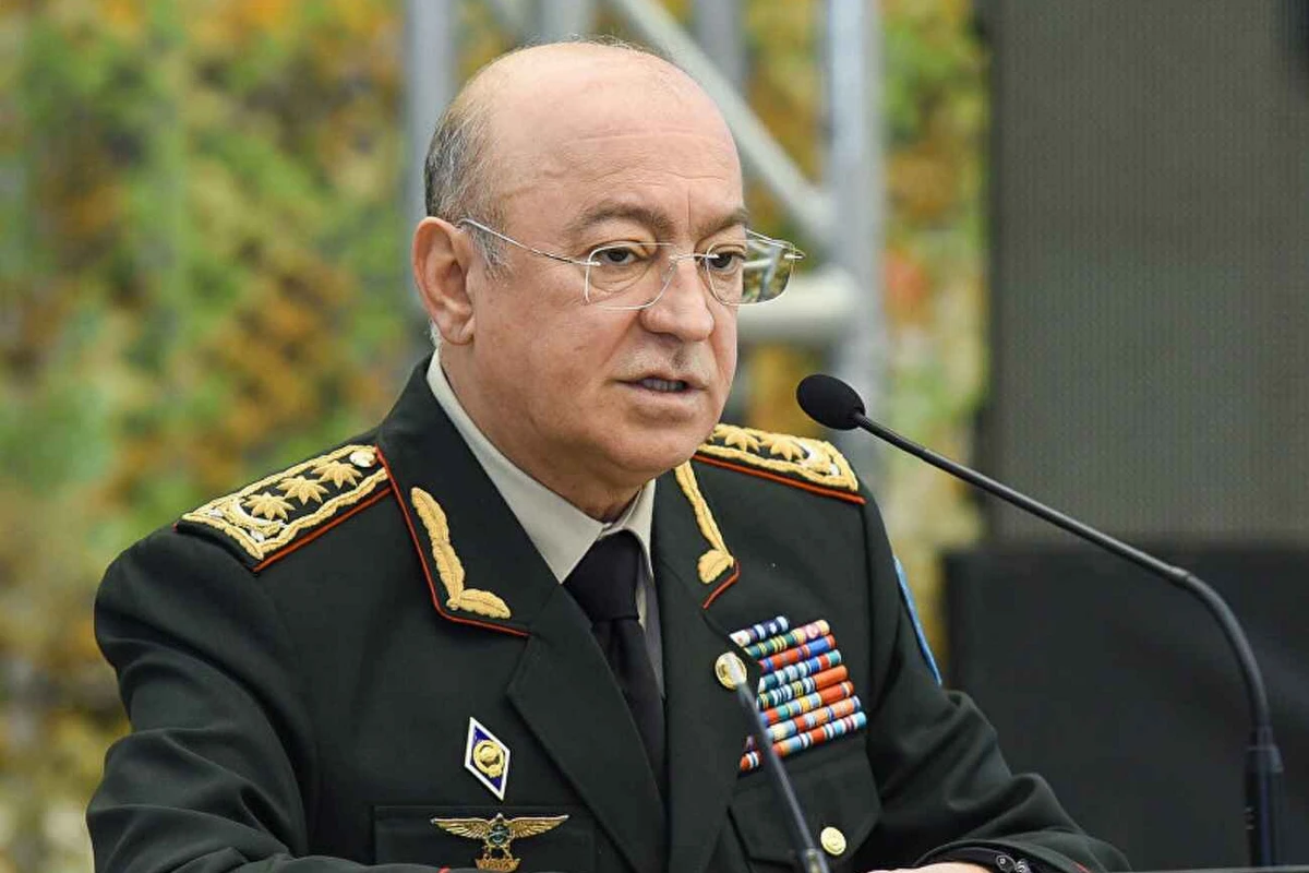 Nazir rəis müavinini təqaüdə göndərdi