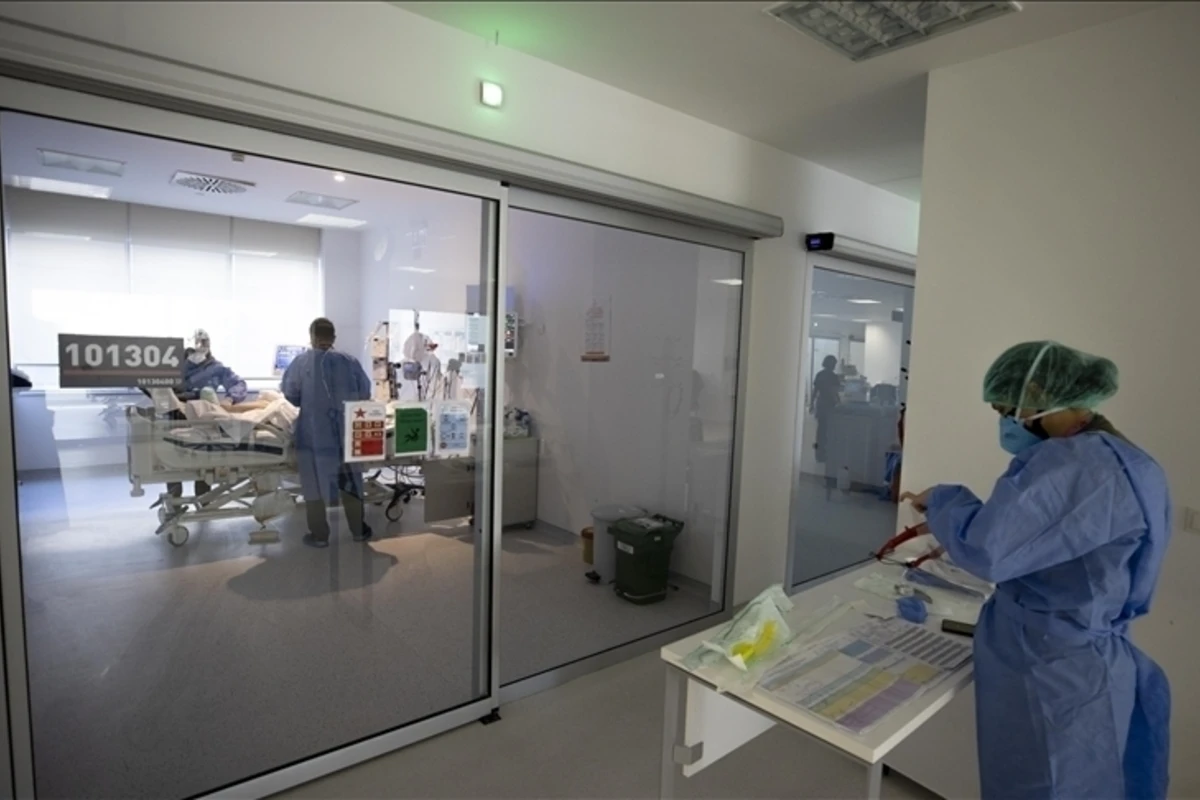 Türkiyədə koronavirusa son sutkada yoluxma sayı açıqlandı