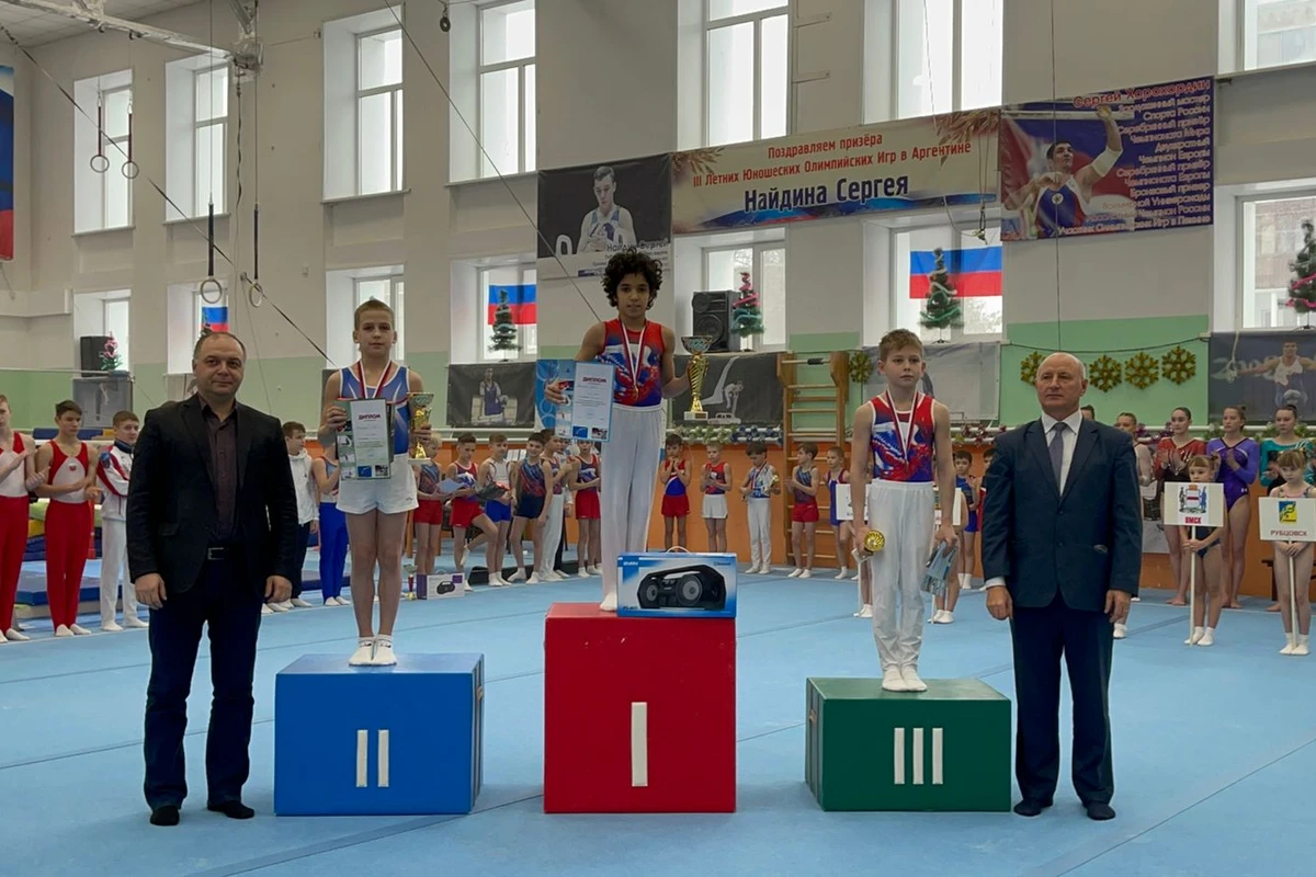 Azərbaycanlı idmançı Rusiyada mütləq çempion oldu - FOTO/VİDEO