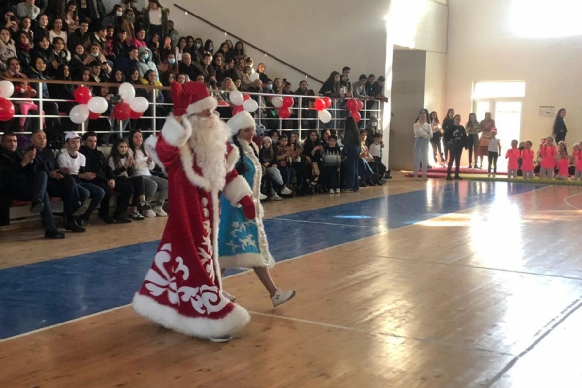 Dünya Azərbaycanlılarının Həmrəylik Günü Marneuli şəhərində qeyd edilib Dünya Azərbaycanlılarının Həmrəylik Günü Marneuli şəhərində qeyd edilib
