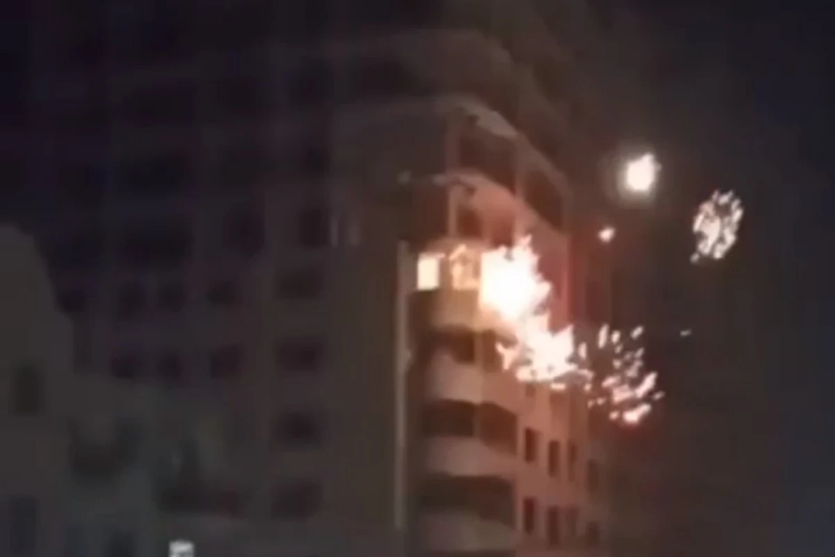 Bakıda Yeni il gecəsi təhlükəli anlar - VİDEO