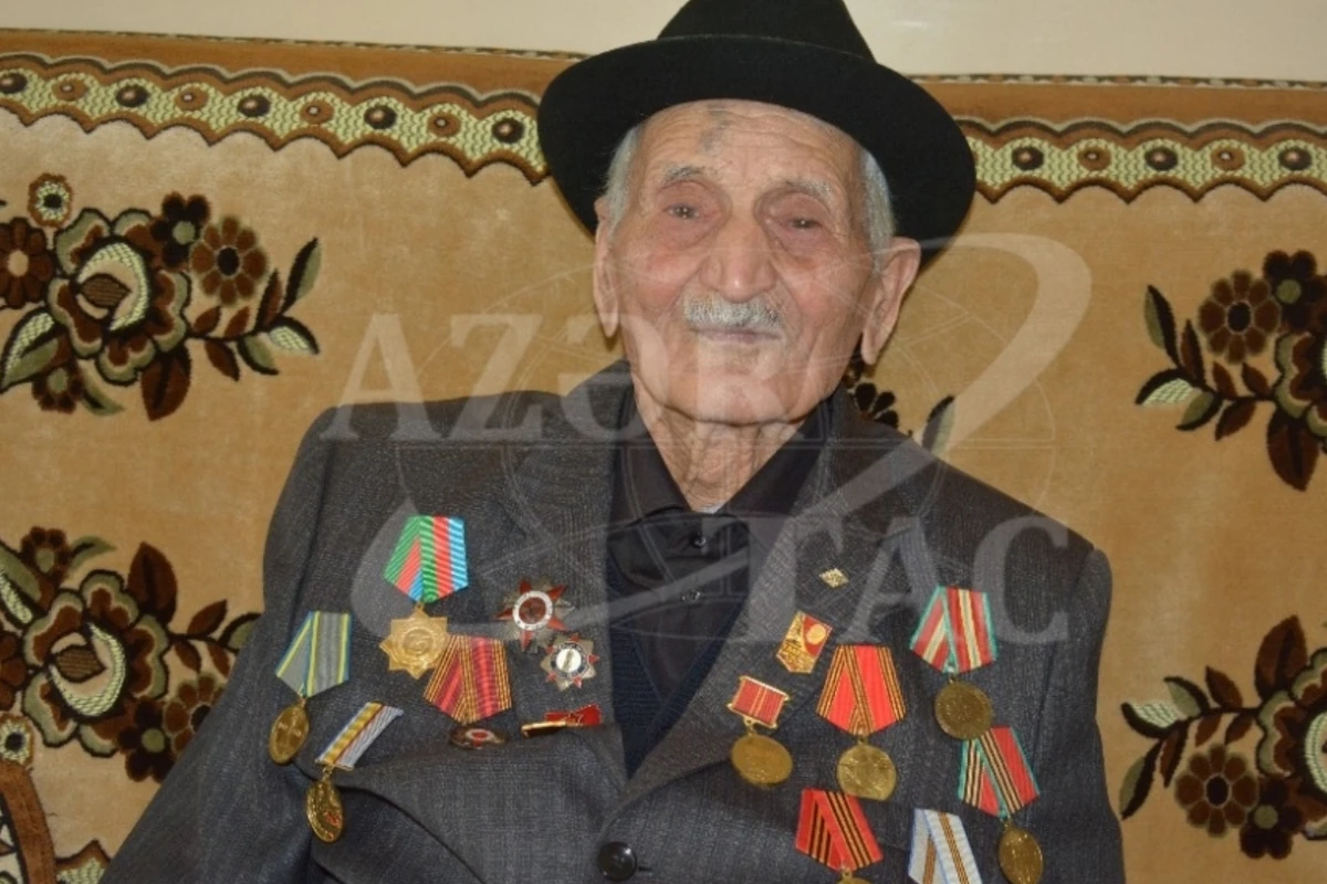 Yüz yaşlı Əmrah babanın uzunömürlülüyünün sirri - FOTO