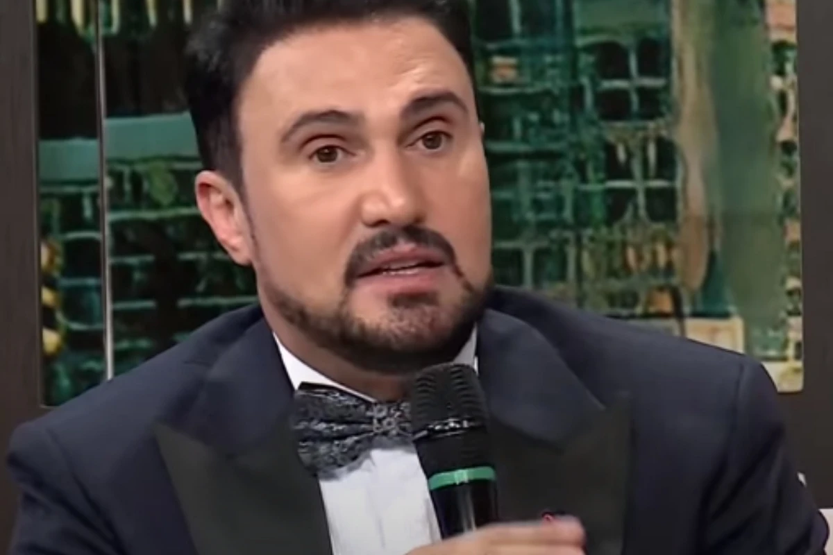 Nadirin oğlunun toyuna çağırmadığı məşhur ona pul göndərdi - VİDEO Nadirin oğlunun toyuna çağırmadığı məşhur ona pul göndərdi - VİDEO