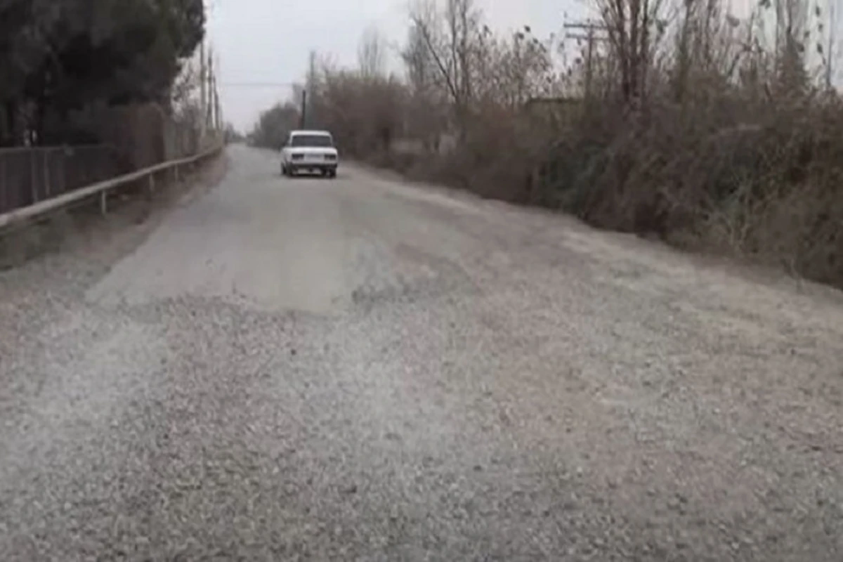 Sabirabadda 20 min sakinə əziyyət verən bərbad yollar - VİDEO