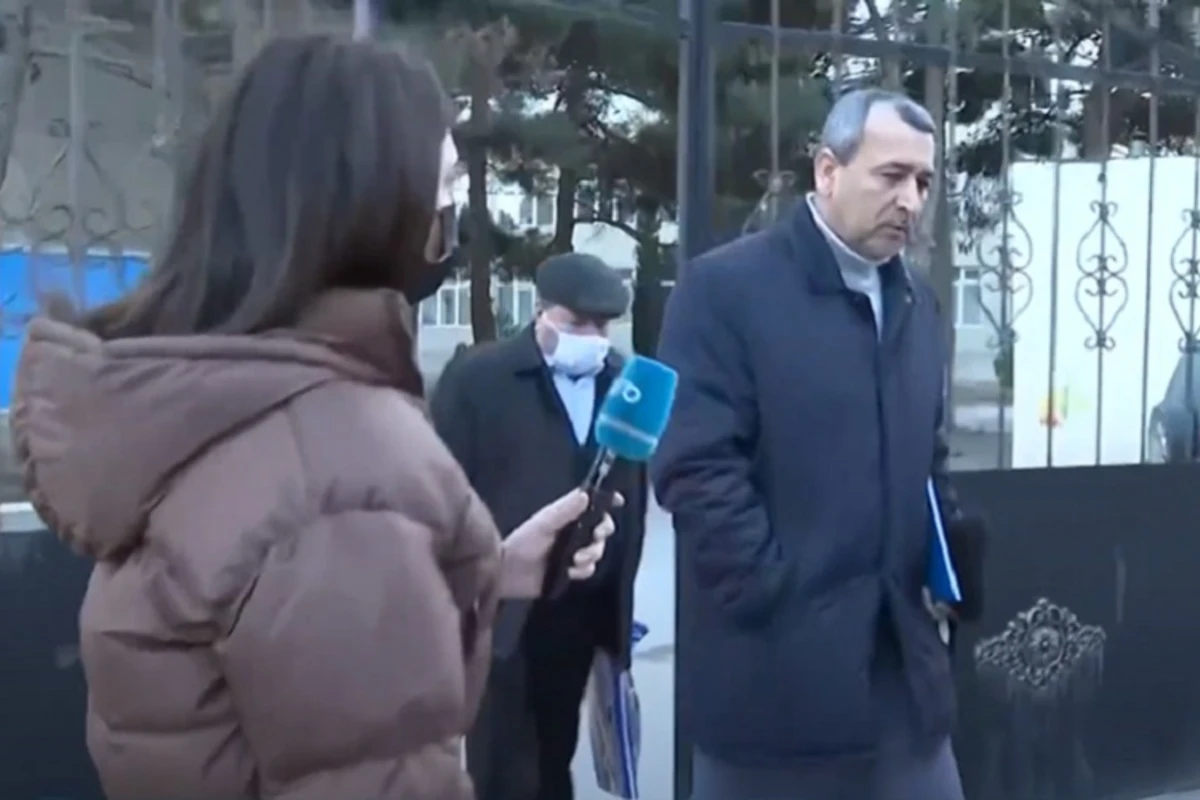 Direktorun şagirdləri döydüyü məktəbdə məzəli anlar: Mən başqa yerdən gəlirəm - VİDEO