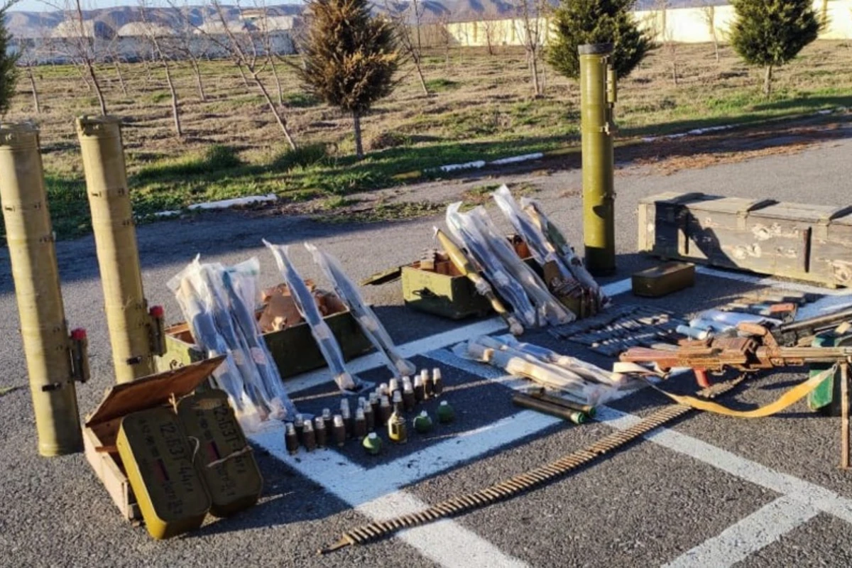 Füzulidə ermənilərin atıb qaçdığı silah-sursat aşkarlanıb Füzulidə ermənilərin atıb qaçdığı silah-sursat aşkarlanıb