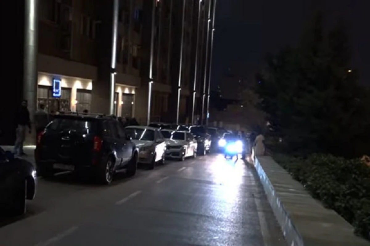 Жильцы здания в Баку жалуются на шум от ресторана - ВИДЕО