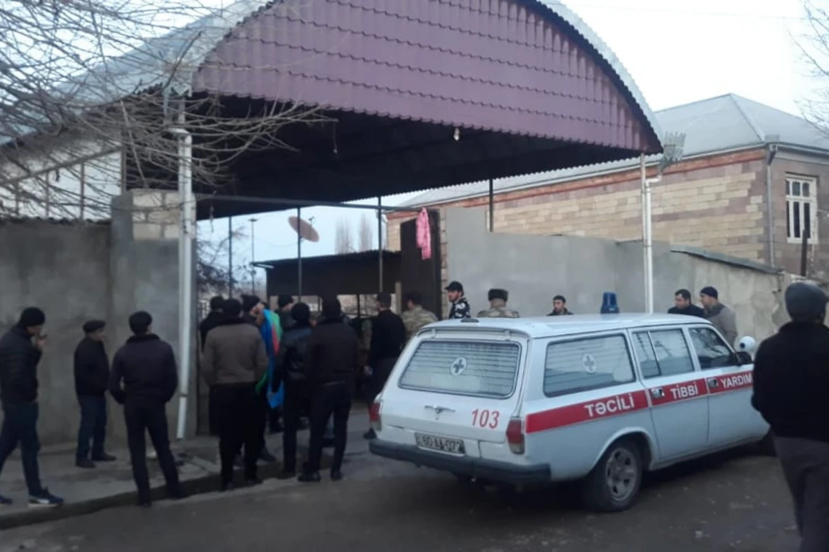 Şəhidimiz evi önündə insan izdihamı - FOTO