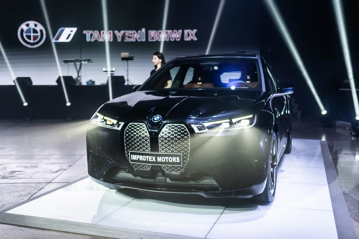 Компания Improtex Motors впервые представила электромобиль - BMW iX - ФОТО