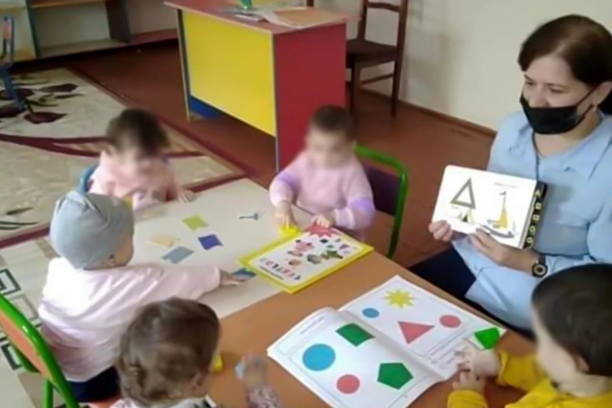 Bağçada körpəsinə şiddət göstərilən ATA DANIŞDI