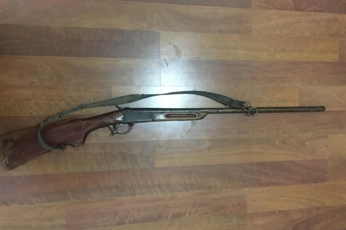 İki nəfərdən qanunsuz silahlar götürülüb İki nəfərdən qanunsuz silahlar götürülüb