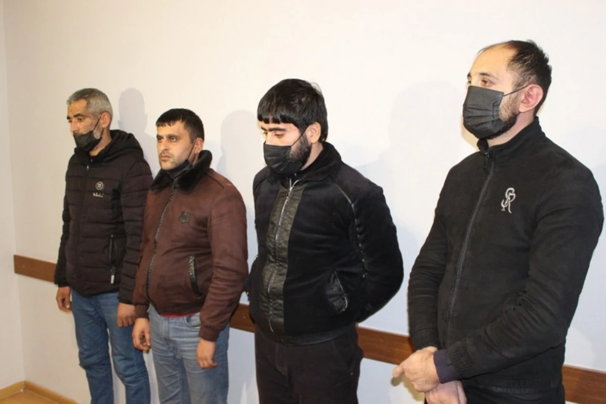 Azərbaycanda silsilə cinayətlər törədən qonşulardan ibarət dəstə üzvləri ələ keçdi - VİDEO Azərbaycanda silsilə cinayətlər törədən qonşulardan ibarət dəstə üzvləri ələ keçdi - VİDEO