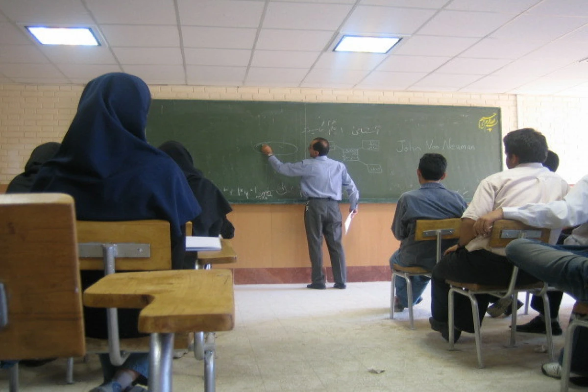 Təbrizdəki məktəblərdə tədris dayandırıldı