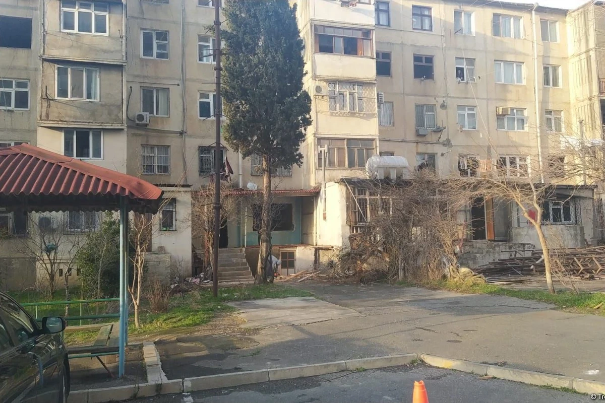 Bakının bu ünvanında binalar sökülür - FOTO Bakının bu ünvanında binalar sökülür - FOTO