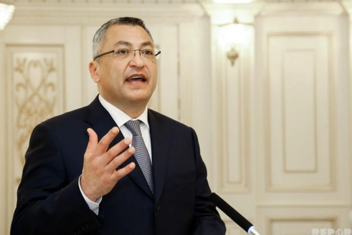 Rövşən Rzayevə “Şöhrət” ordeni verildi