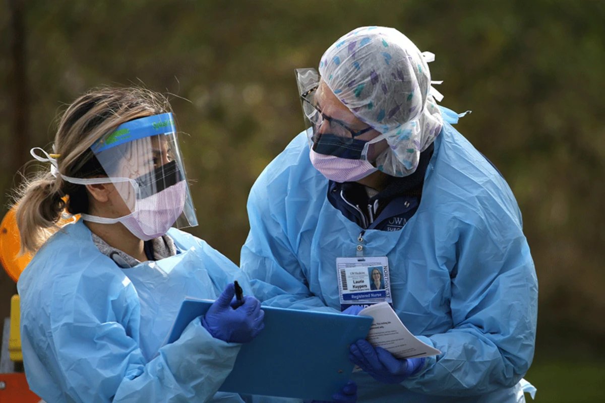 Ученые рассчитали риск повторного заражения омикроном Ученые рассчитали риск повторного заражения омикроном