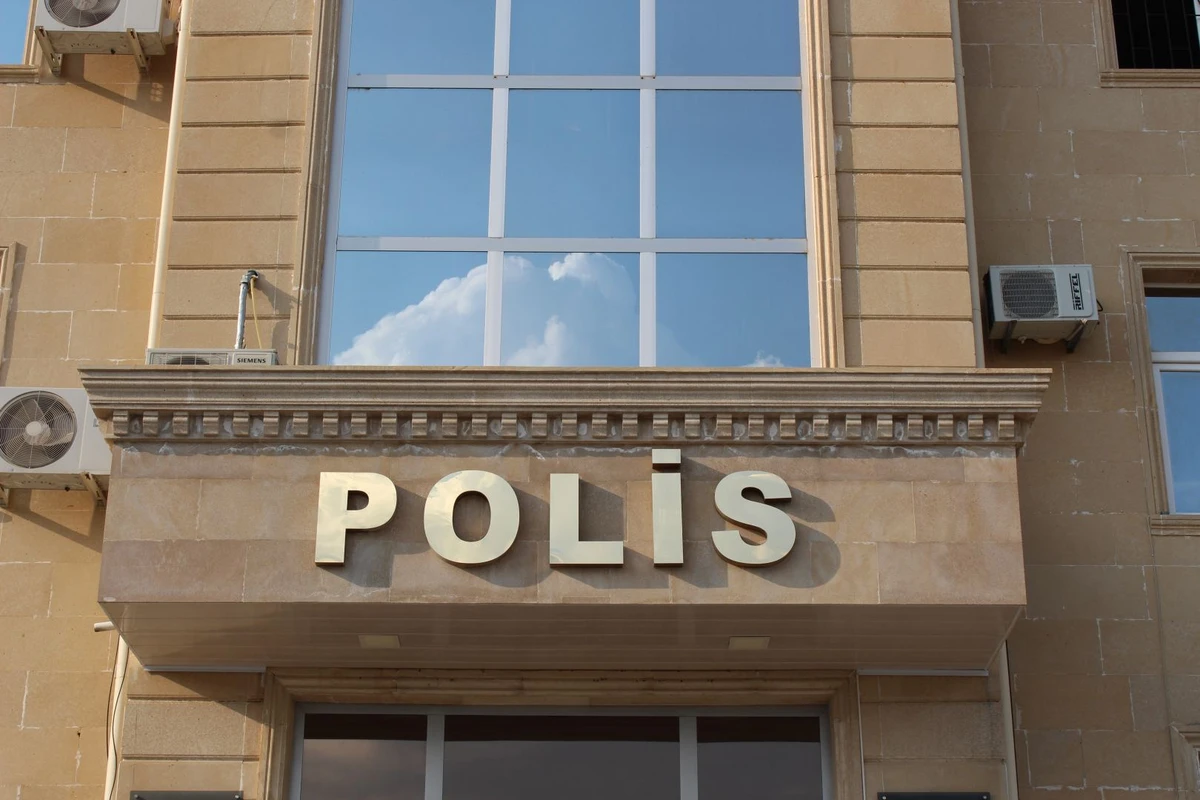 Polis vətəndaşı döyə-döyə şöbəyə aparıb? - RƏSMİ CAVAB