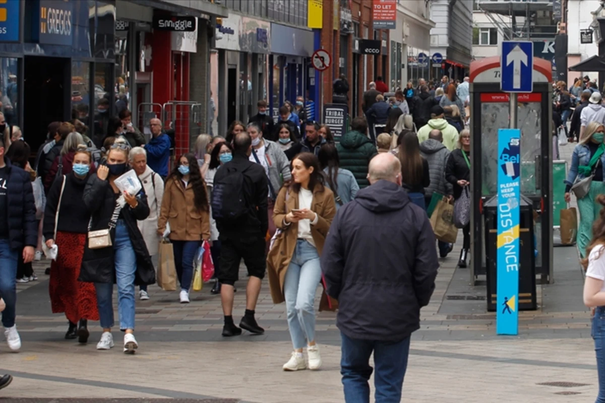 Daha bir Avropa ölkəsi COVİD-19 məhdudiyyətlərinin bir çoxunu ləğv edir