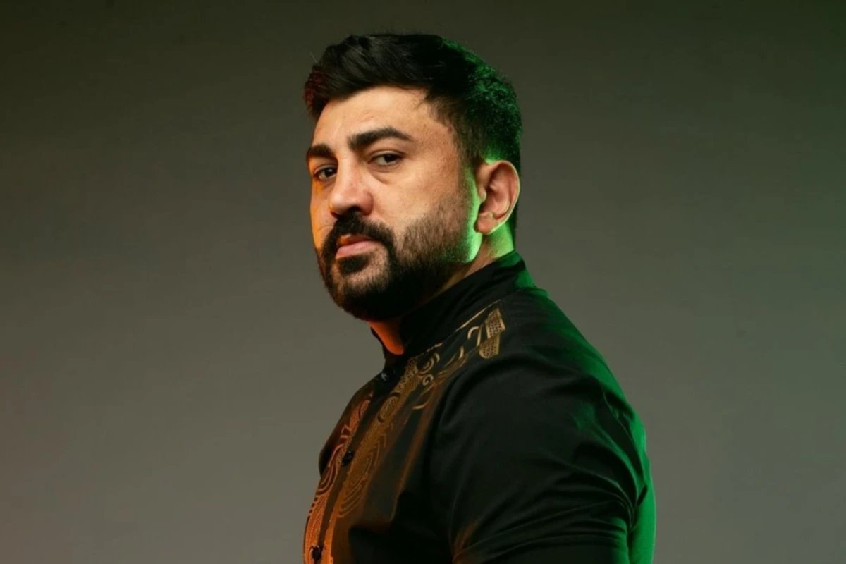 Müğənni Vüqar: Kiminsə sevgisinə layiq deyiləm Müğənni Vüqar: Kiminsə sevgisinə layiq deyiləm