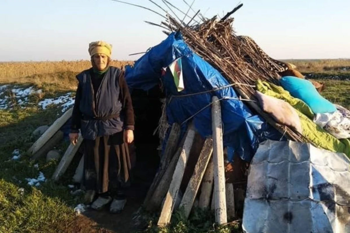 Baxımsız vəziyyətdə yaşayan tənha qadın xəstəxanaya yerləşdirildi