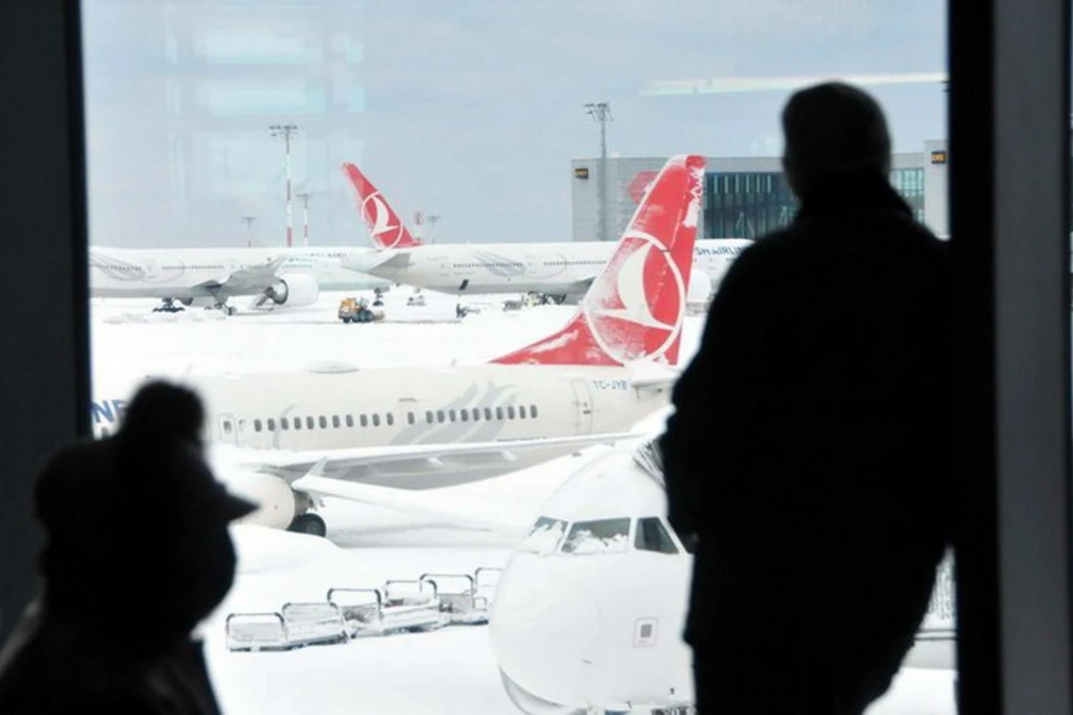 AZAL: “Güclü qar Bakı-İstanbul-Bakı reyslərinin gecikməsinə səbəb olub”