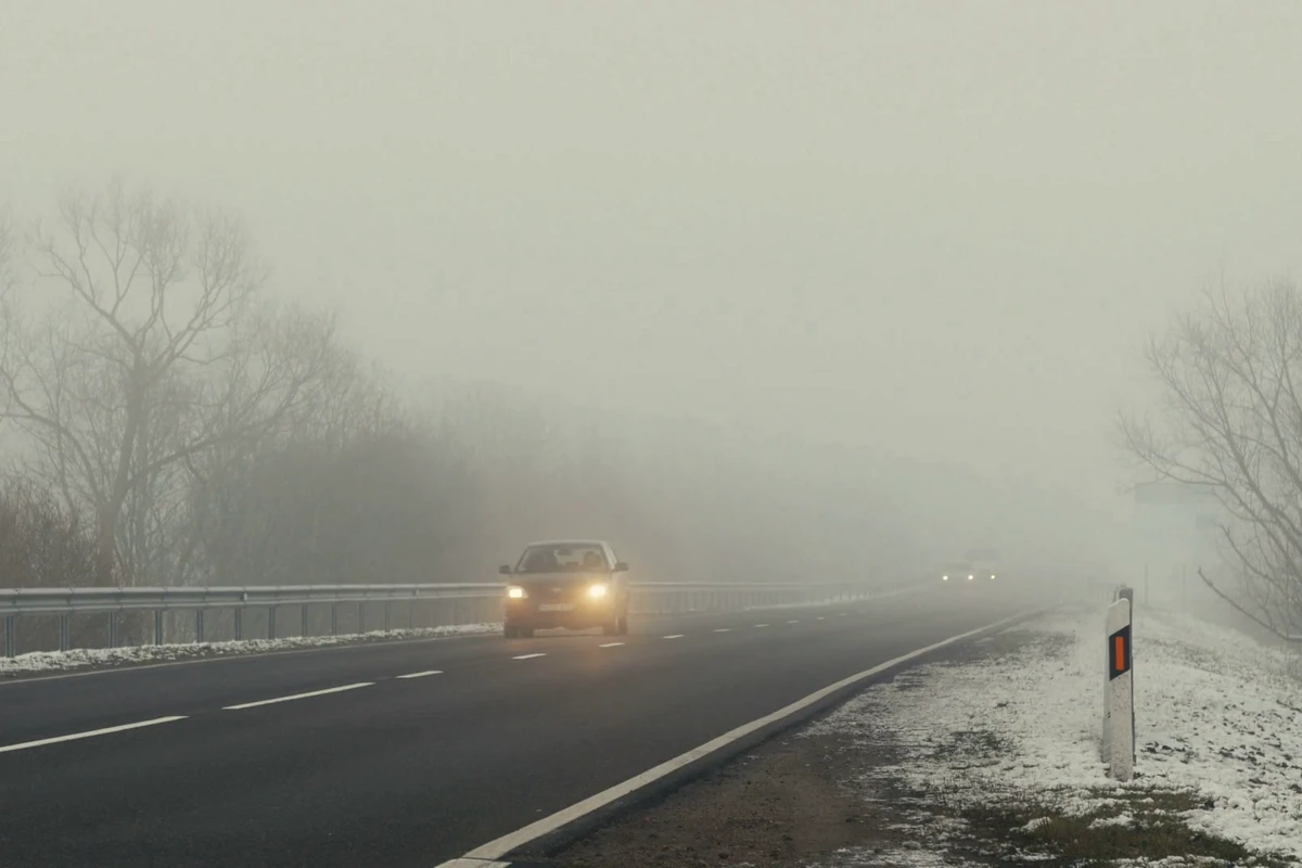 Завтра на некоторых автодорогах из-за тумана видимость будет ограничена