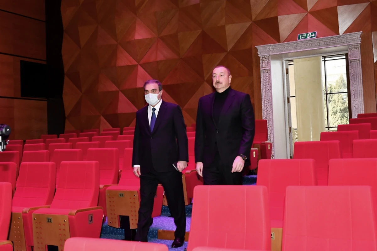 Prezident Gəncə Dövlət Dram Teatrının yeni binasının açılışında iştirak edib