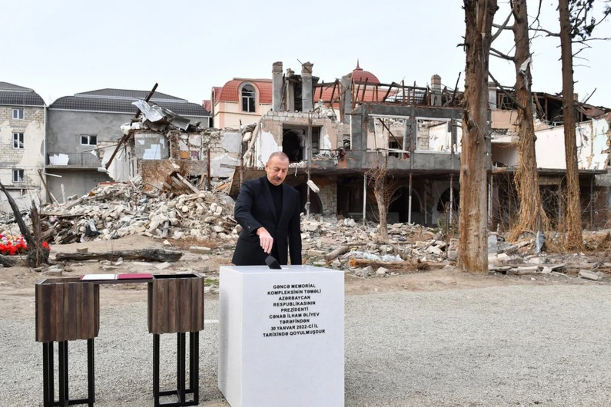 Prezident Gəncə Memorial Kompleksinin təməlini qoyub - FOTO/VİDEO Prezident Gəncə Memorial Kompleksinin təməlini qoyub - FOTO/VİDEO