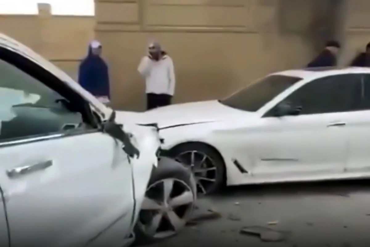 В Баку произошла цепная авария с участием 5 автомобилей - ВИДЕО