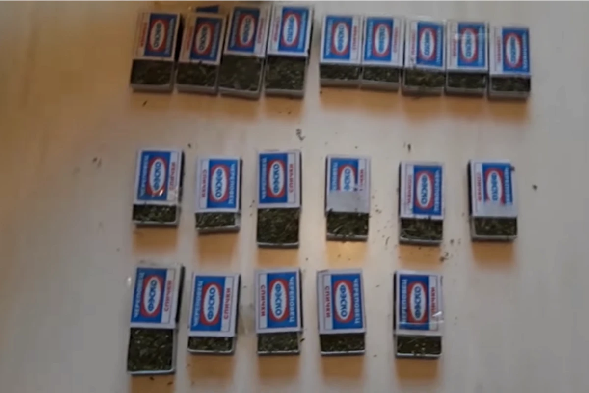 Ömrünün yarısını həbsdə keçirmiş şəxsin evindən görün nələr çıxdı - VİDEO