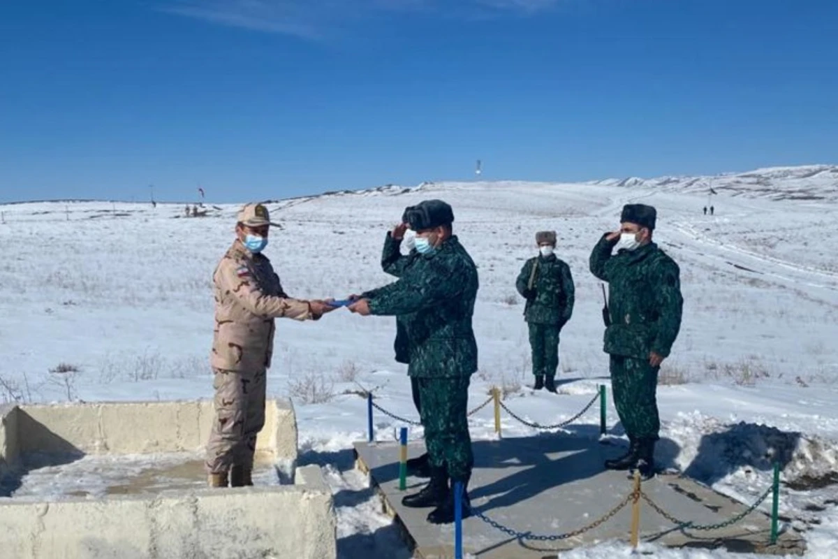 ГПС: Ирану возвращен флаг, оказавшийся на территории Азербайджана - ФОТО