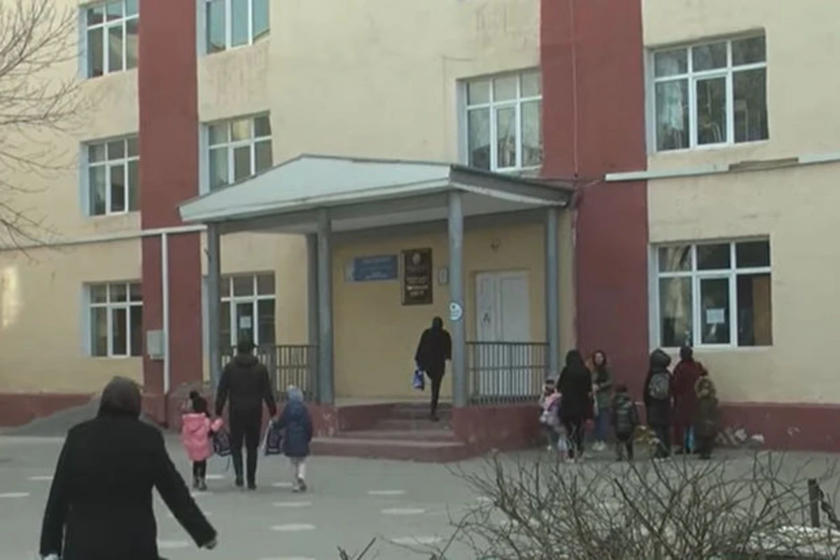 Azərbaycanda lisey şagirdlərindən BOYKOT, 3 gündür dərsə gəlmirlər – VİDEO