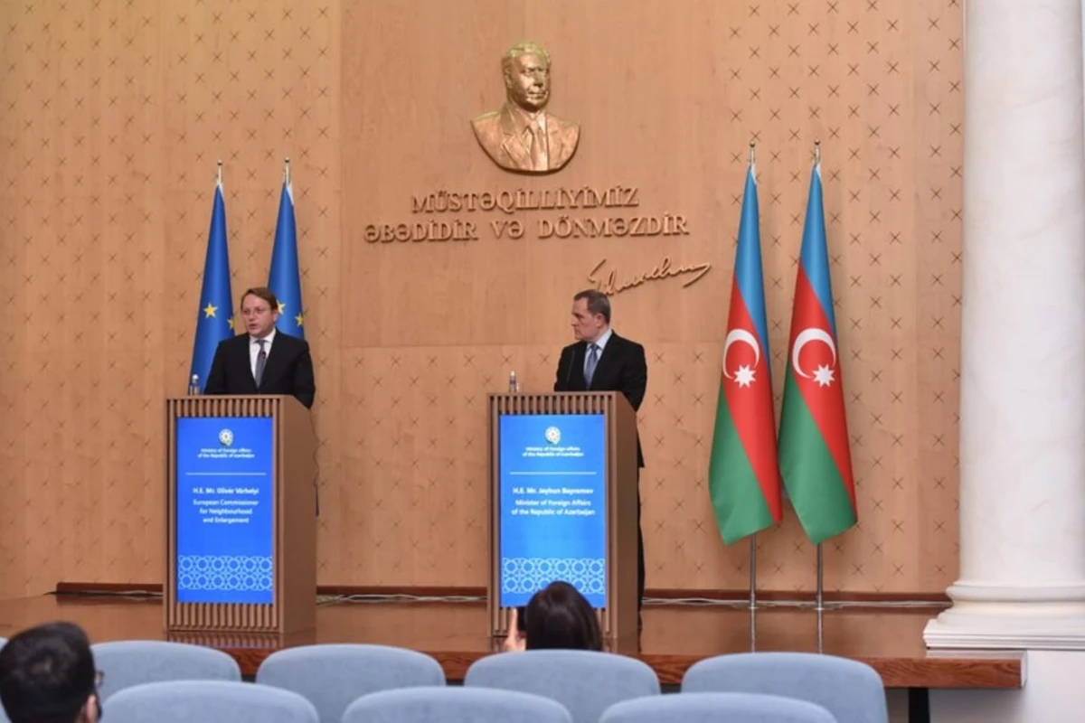 Aİ komissarı: Sərhədlərin delimitasiyası və demarkasiyasına kömək etməyə hazırıq