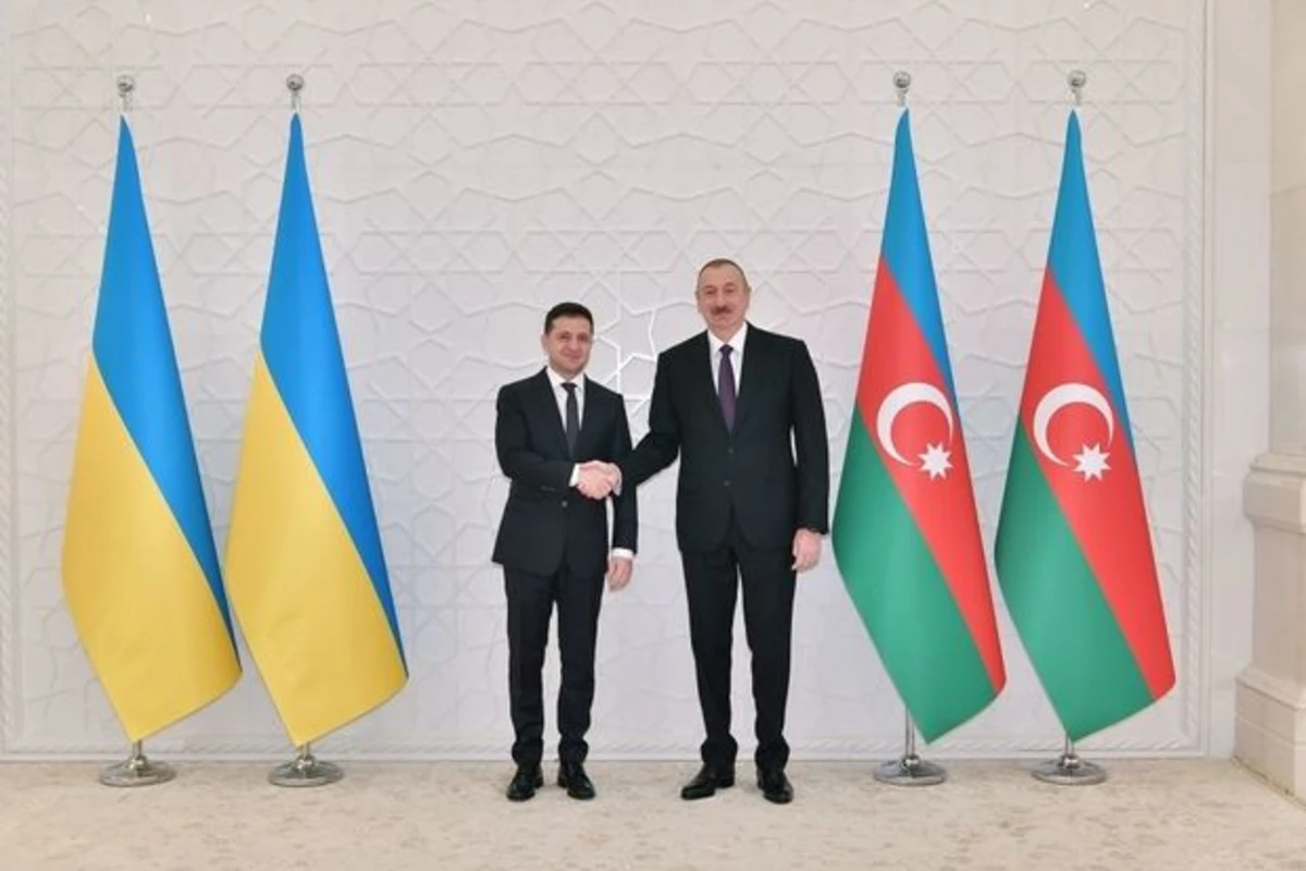İlham Əliyev Volodimir Zelenskini təbrik edib