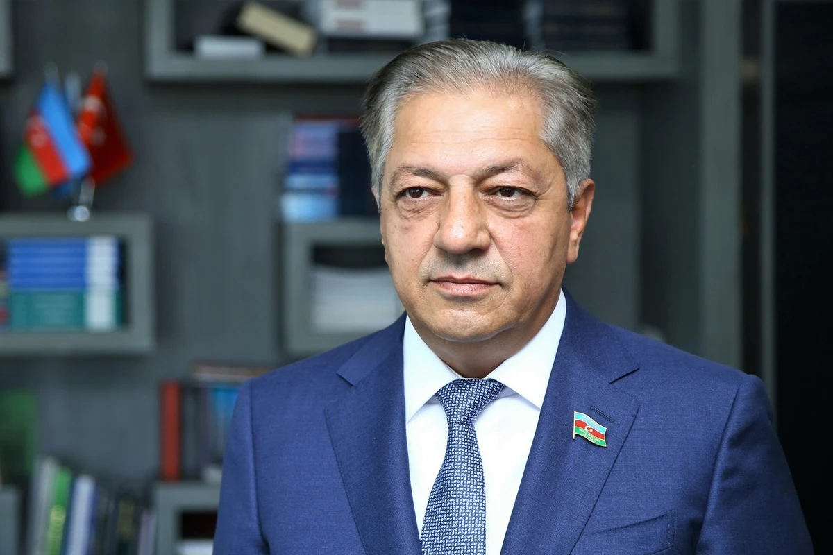 Cavanşir Feyziyev Mətbuat Şurasının İdarə Heyəti üzvlüyündən istefa verib