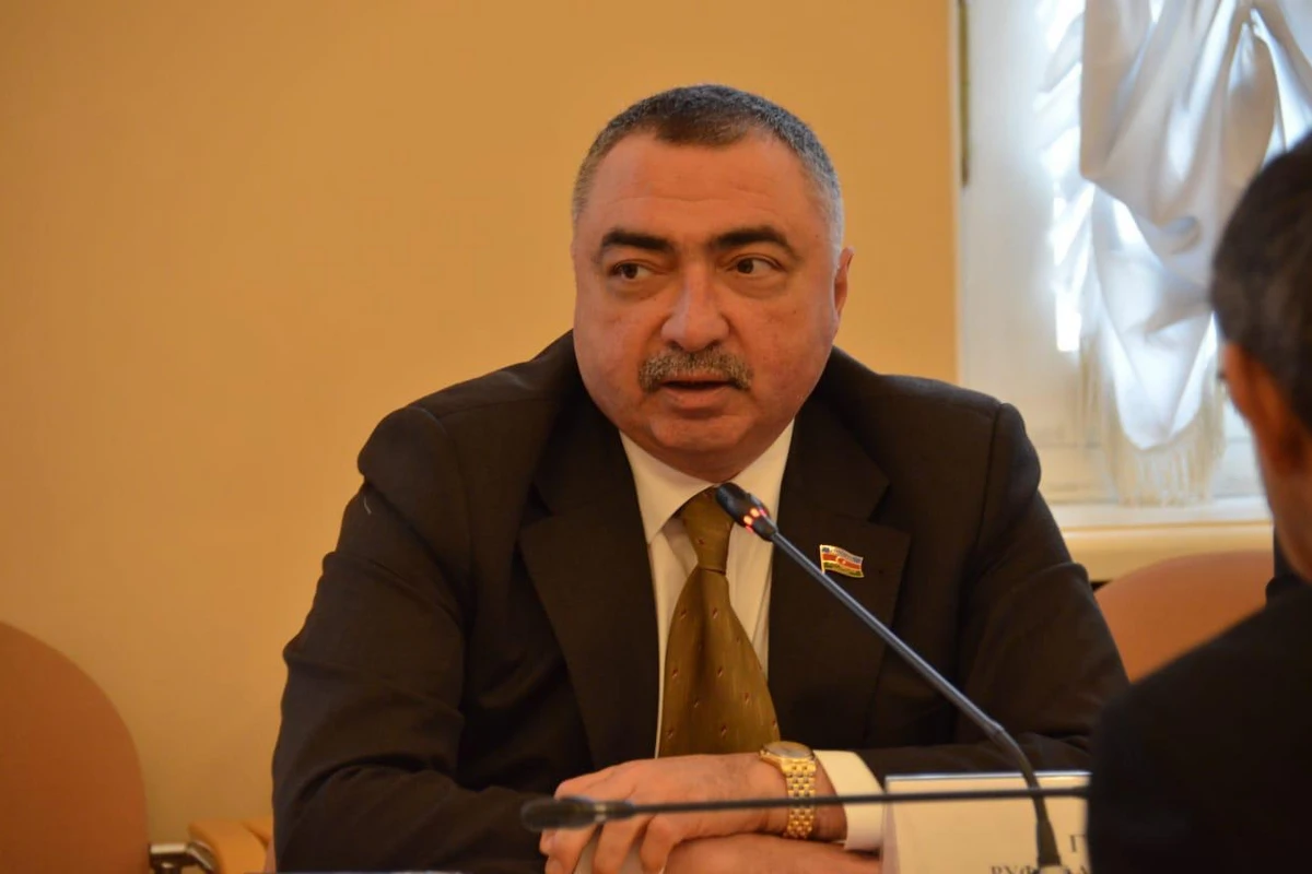 BNA-nı tənqid edən deputat: Oy nə gözəl, nə gözəl! BNA-nı tənqid edən deputat: Oy nə gözəl, nə gözəl!