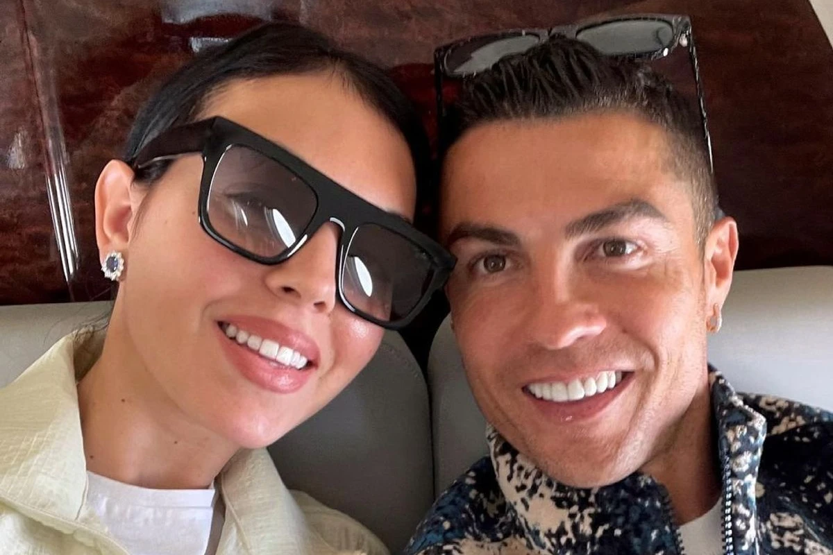 Sevgilisindən Ronaldoya 8 milyonluq hədiyyə - FOTO Sevgilisindən Ronaldoya 8 milyonluq hədiyyə - FOTO