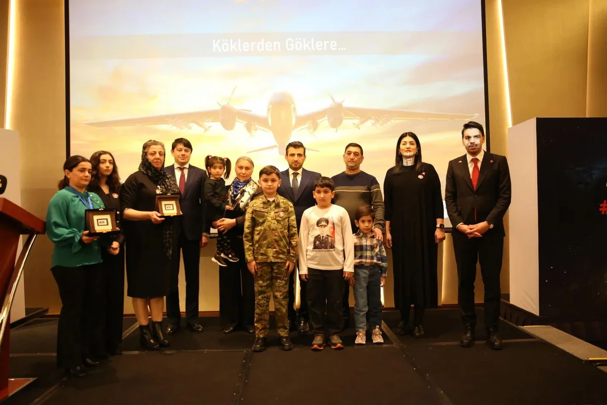 Səlcuq Bayraktar Bakıda şəhid ailələri ilə görüşüb - FOTO