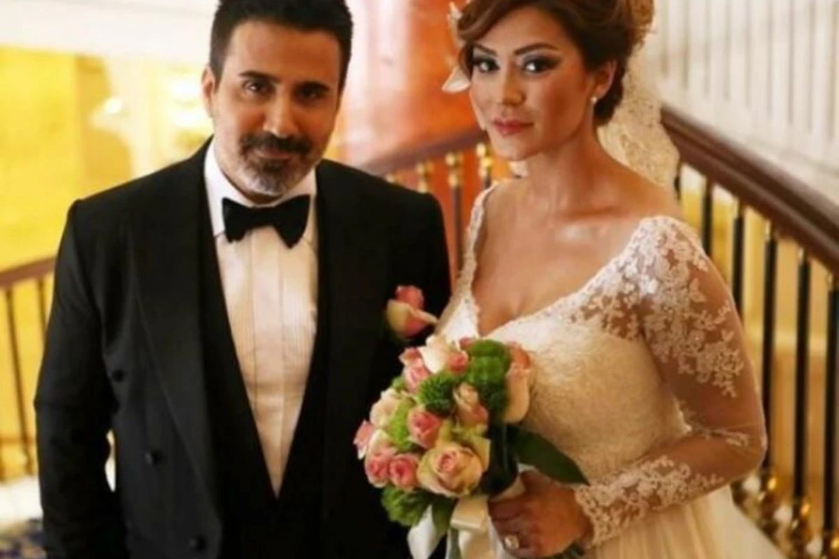 Əmrah 8 illik həyat yoldaşından boşanıb - FOTO