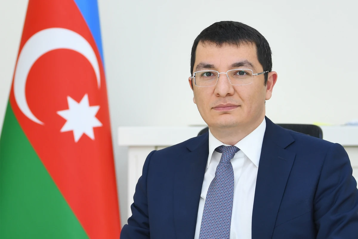 Elnur Əliyev iqtisadiyyat nazirinin müavini vəzifəsindən azad edilib