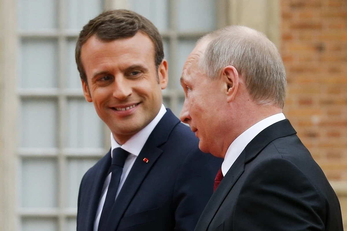 Состоялся телефонный разговор между Путиным и Макроном