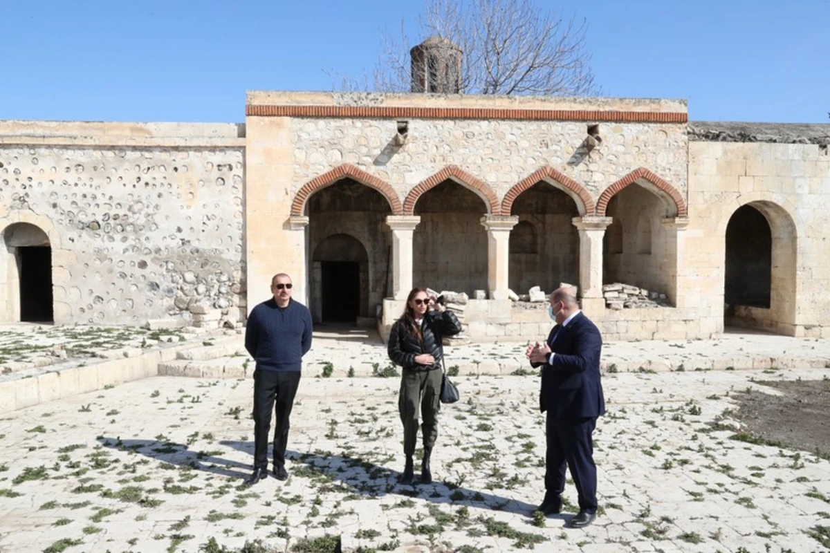 Dövlət başçısı və birinci xanım İmarət kompleksində olublar - FOTO