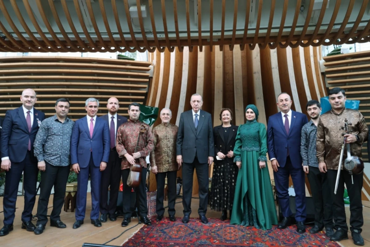 Ərdoğan Xalq artisti Alim Qasımov və qızı Fərqanə Qasımovanın ifasından təsirləndi - FOTO/VİDEO