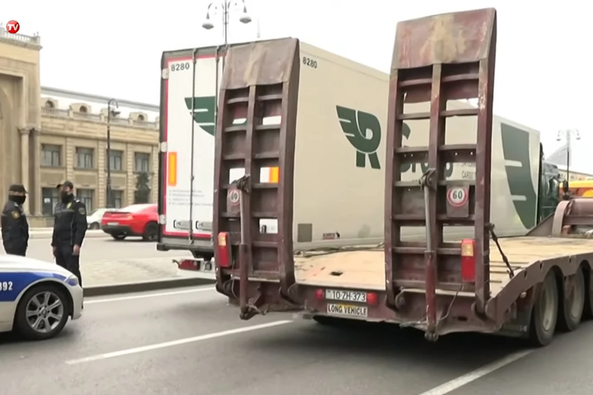Bakıda TIR sürücülərinin yolu bağlamasına rəsmi AÇIQLAMA